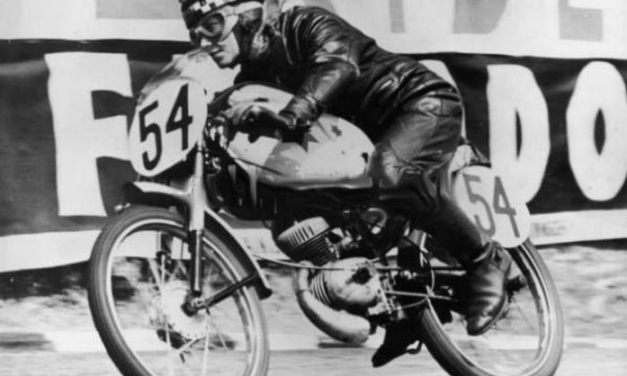 3 mujeres pilotos de moto