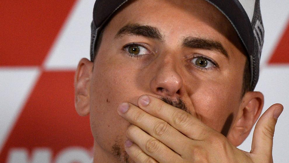 Jorge Lorenzo perdio sus dedos ?