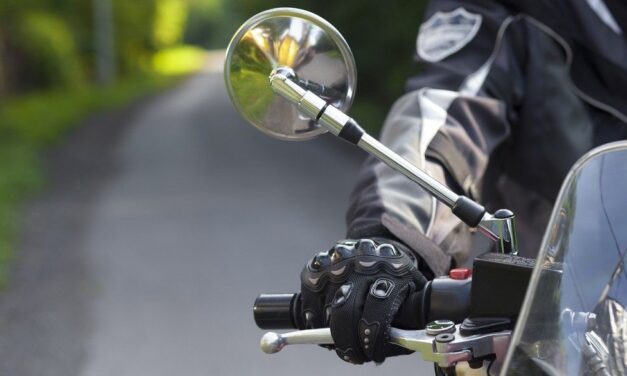 COMO frenar en MOTO correctamente?